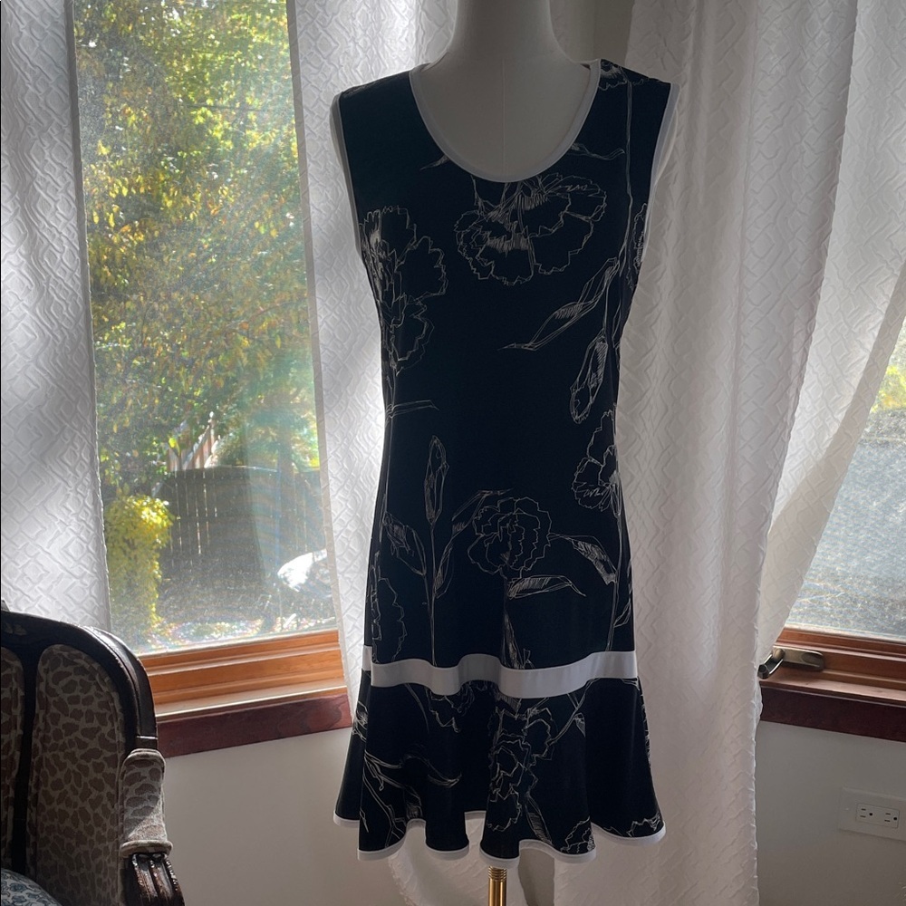 Kollontai Canada Elegant Black and White Floral Dress Medium EUC Flapper
